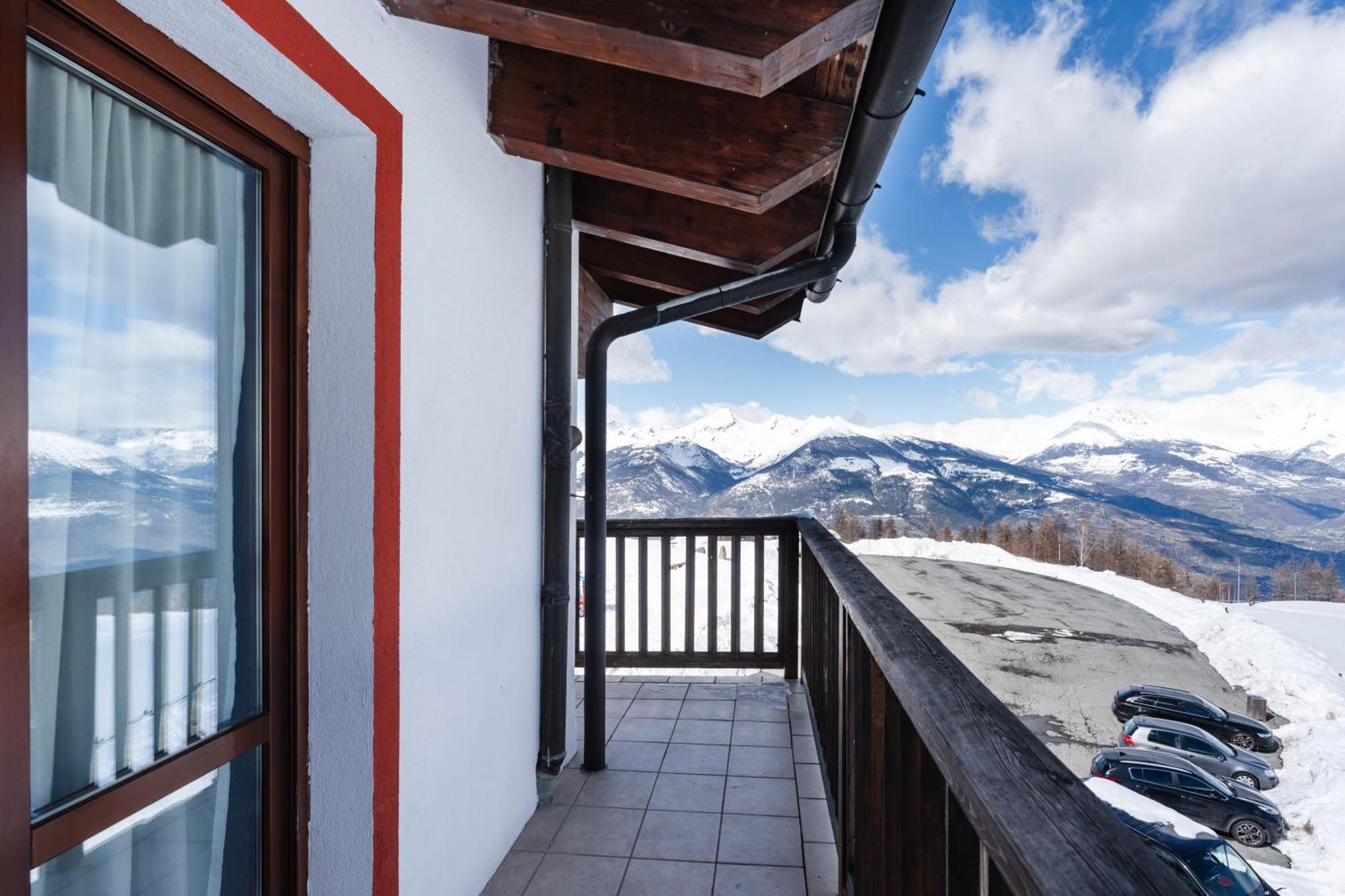 Chalet Des Alpes Gressan Exterior photo
